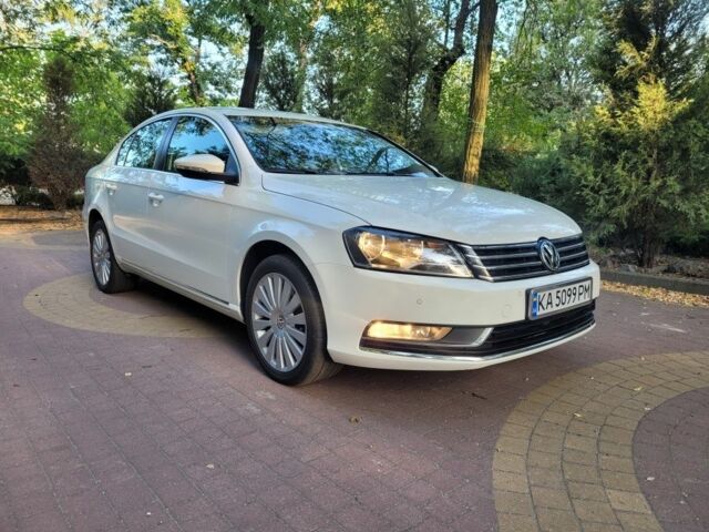 Белый Фольксваген Пассат, объемом двигателя 2 л и пробегом 300 тыс. км за 10700 $, фото 1 на Automoto.ua