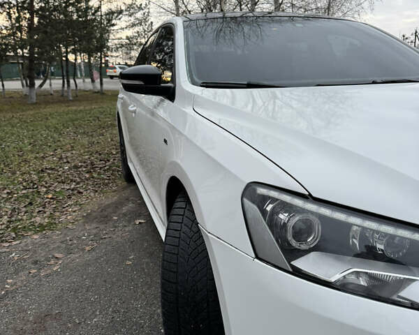 Білий Фольксваген Пассат, об'ємом двигуна 1.8 л та пробігом 221 тис. км за 11000 $, фото 5 на Automoto.ua
