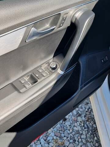 Белый Фольксваген Пассат, объемом двигателя 1.8 л и пробегом 153 тыс. км за 12100 $, фото 8 на Automoto.ua