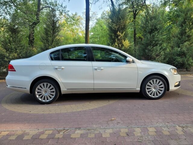 Белый Фольксваген Пассат, объемом двигателя 2 л и пробегом 300 тыс. км за 10700 $, фото 2 на Automoto.ua