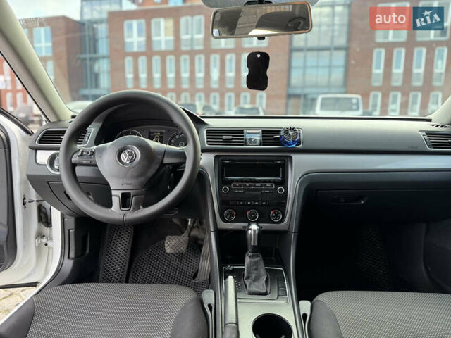 Білий Фольксваген Пассат, об'ємом двигуна 1.8 л та пробігом 182 тис. км за 8899 $, фото 12 на Automoto.ua