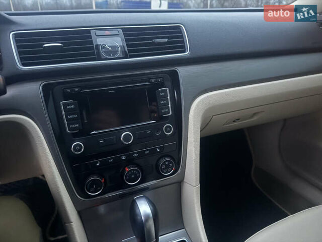 Белый Фольксваген Пассат, объемом двигателя 1.8 л и пробегом 123 тыс. км за 10100 $, фото 11 на Automoto.ua