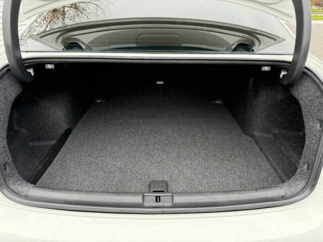 Белый Фольксваген Пассат, объемом двигателя 2 л и пробегом 152 тыс. км за 12350 $, фото 22 на Automoto.ua