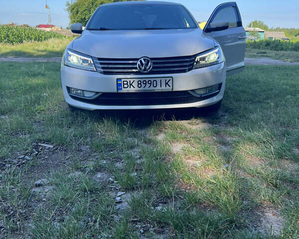 Белый Фольксваген Пассат, объемом двигателя 2 л и пробегом 197 тыс. км за 13200 $, фото 19 на Automoto.ua
