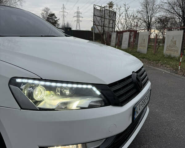 Білий Фольксваген Пассат, об'ємом двигуна 1.8 л та пробігом 221 тис. км за 11000 $, фото 3 на Automoto.ua