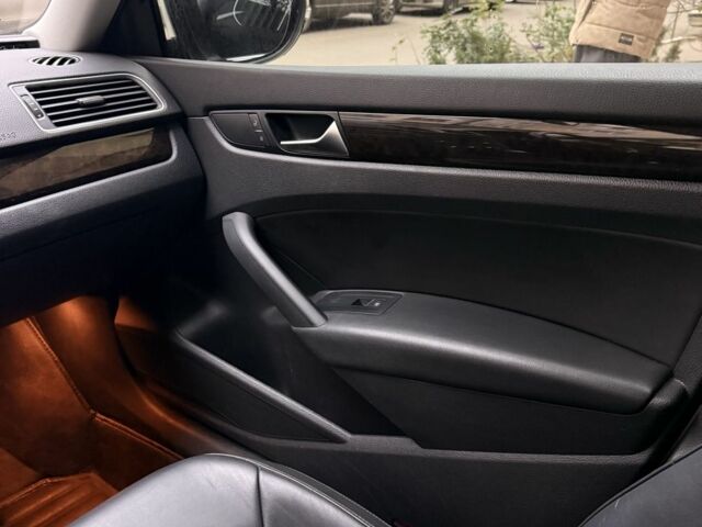 Белый Фольксваген Пассат, объемом двигателя 2 л и пробегом 168 тыс. км за 13000 $, фото 12 на Automoto.ua