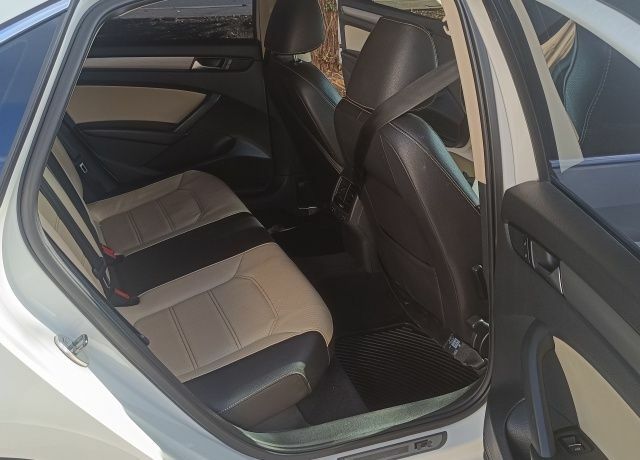 Білий Фольксваген Пассат, об'ємом двигуна 1.8 л та пробігом 158 тис. км за 11000 $, фото 7 на Automoto.ua