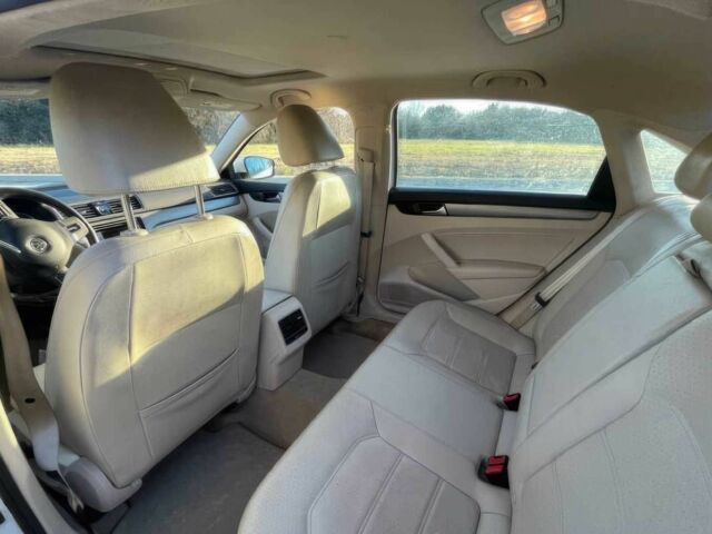 Белый Фольксваген Пассат, объемом двигателя 2 л и пробегом 80 тыс. км за 10300 $, фото 8 на Automoto.ua