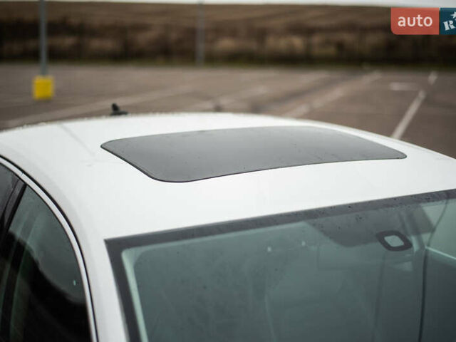 Білий Фольксваген Пассат, об'ємом двигуна 2 л та пробігом 205 тис. км за 12999 $, фото 7 на Automoto.ua