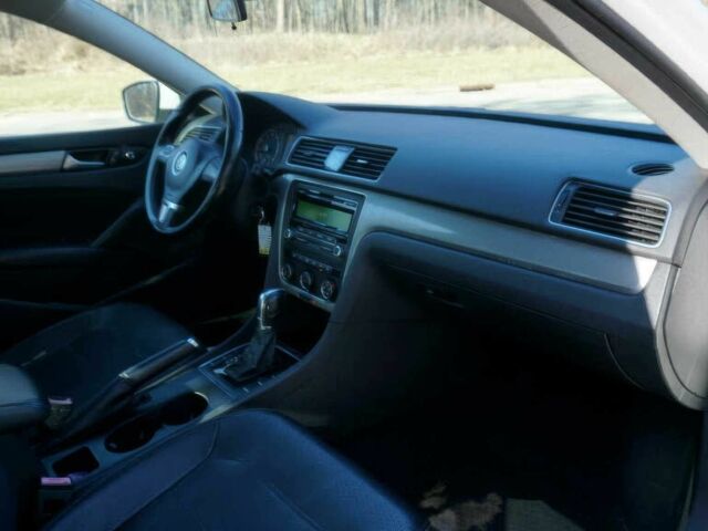 Білий Фольксваген Пассат, об'ємом двигуна 1.8 л та пробігом 82 тис. км за 8300 $, фото 6 на Automoto.ua