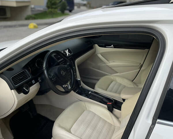 Білий Фольксваген Пассат, об'ємом двигуна 1.97 л та пробігом 232 тис. км за 10800 $, фото 3 на Automoto.ua