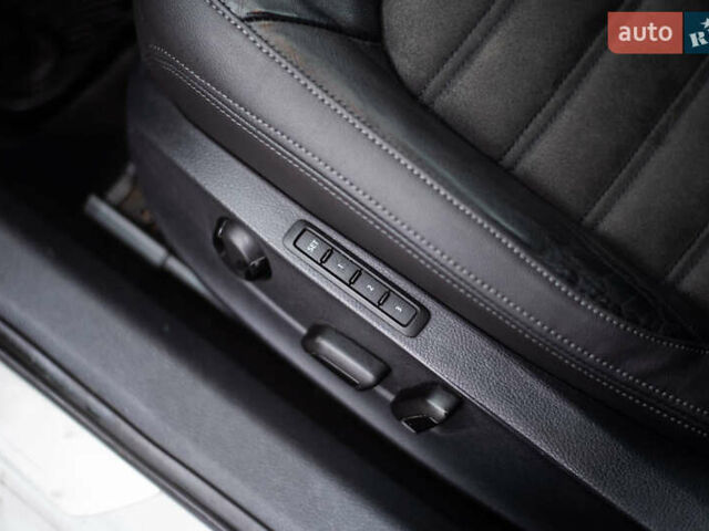 Білий Фольксваген Пассат, об'ємом двигуна 2 л та пробігом 205 тис. км за 12999 $, фото 15 на Automoto.ua