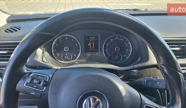 Білий Фольксваген Пассат, об'ємом двигуна 1.8 л та пробігом 177 тис. км за 11000 $, фото 8 на Automoto.ua