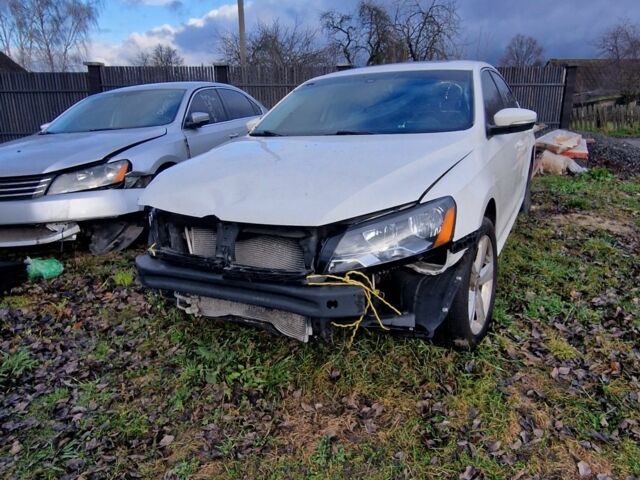 Белый Фольксваген Пассат, объемом двигателя 0 л и пробегом 139 тыс. км за 6500 $, фото 4 на Automoto.ua