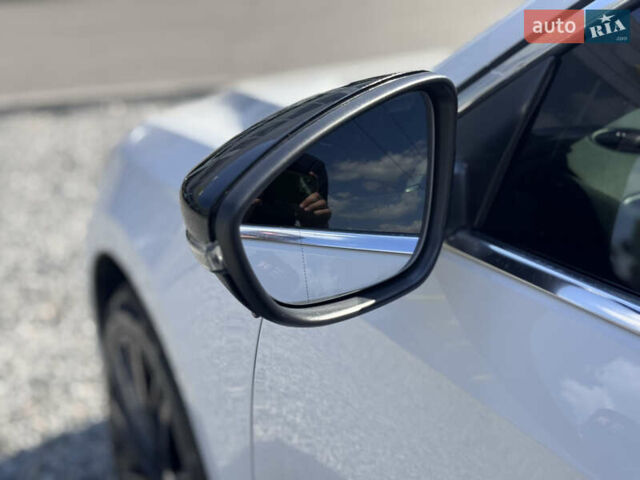 Білий Фольксваген Пассат, об'ємом двигуна 1.8 л та пробігом 136 тис. км за 11200 $, фото 7 на Automoto.ua