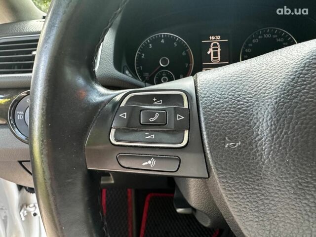 Белый Фольксваген Пассат, объемом двигателя 1.8 л и пробегом 174 тыс. км за 11890 $, фото 16 на Automoto.ua