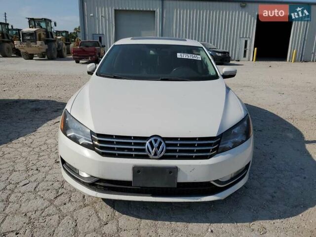Белый Фольксваген Пассат, объемом двигателя 2 л и пробегом 158 тыс. км за 2200 $, фото 4 на Automoto.ua