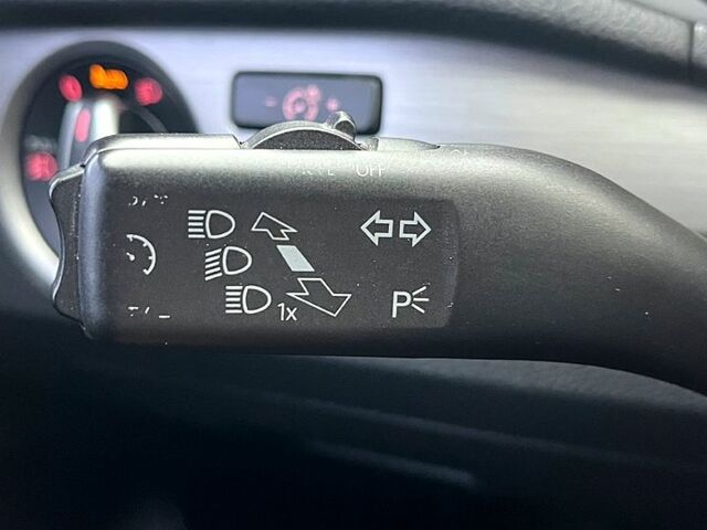 Білий Фольксваген Пассат, об'ємом двигуна 1.8 л та пробігом 174 тис. км за 10000 $, фото 6 на Automoto.ua