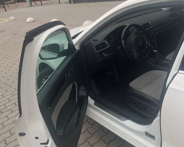 Белый Фольксваген Пассат, объемом двигателя 2 л и пробегом 140 тыс. км за 12600 $, фото 6 на Automoto.ua