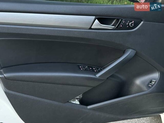 Белый Фольксваген Пассат, объемом двигателя 1.8 л и пробегом 180 тыс. км за 10999 $, фото 12 на Automoto.ua