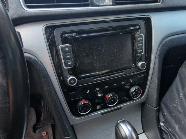 Белый Фольксваген Пассат, объемом двигателя 0 л и пробегом 139 тыс. км за 6500 $, фото 7 на Automoto.ua