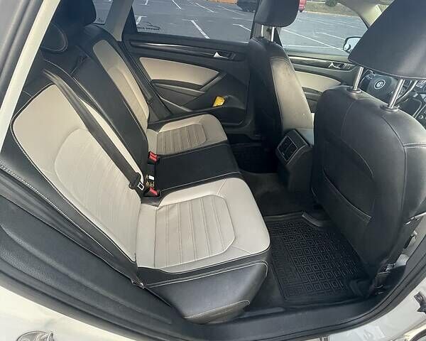 Белый Фольксваген Пассат, объемом двигателя 1.8 л и пробегом 162 тыс. км за 8900 $, фото 14 на Automoto.ua