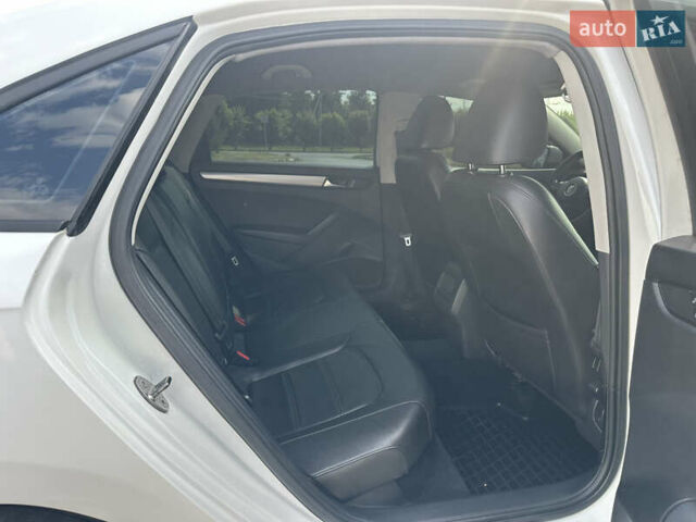 Білий Фольксваген Пассат, об'ємом двигуна 1.8 л та пробігом 161 тис. км за 9800 $, фото 8 на Automoto.ua