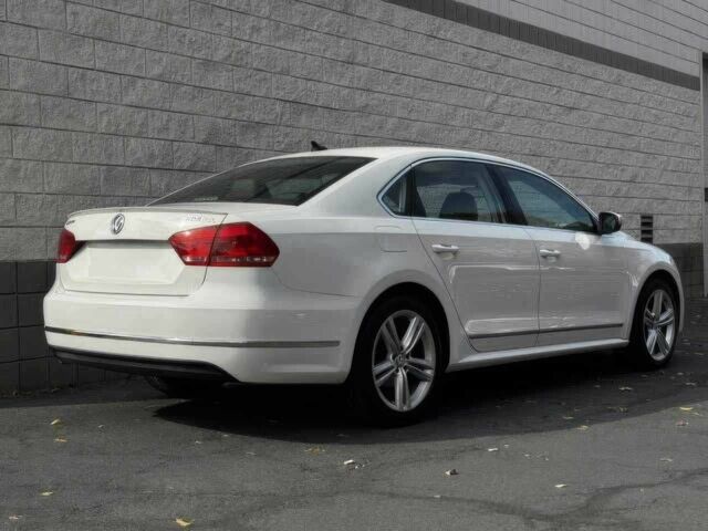 Белый Фольксваген Пассат, объемом двигателя 2 л и пробегом 83 тыс. км за 7000 $, фото 4 на Automoto.ua