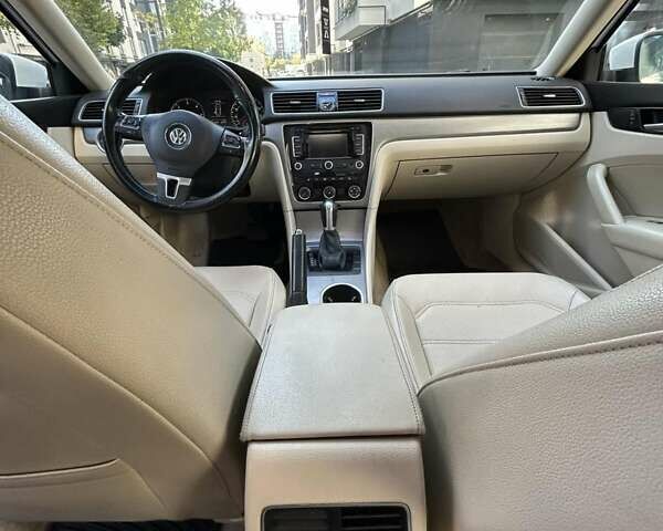 Белый Фольксваген Пассат, объемом двигателя 1.97 л и пробегом 280 тыс. км за 10600 $, фото 20 на Automoto.ua