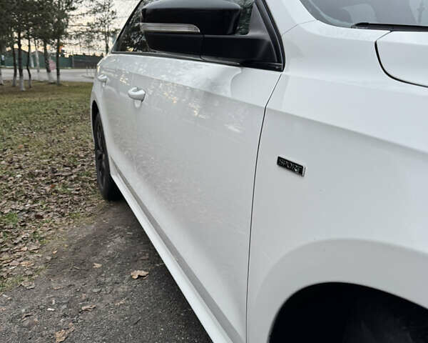 Білий Фольксваген Пассат, об'ємом двигуна 1.8 л та пробігом 221 тис. км за 11000 $, фото 6 на Automoto.ua