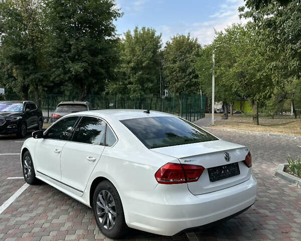 Белый Фольксваген Пассат, объемом двигателя 2 л и пробегом 236 тыс. км за 11000 $, фото 3 на Automoto.ua