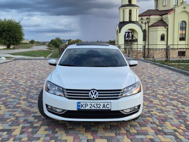 Білий Фольксваген Пассат, об'ємом двигуна 2 л та пробігом 160 тис. км за 11800 $, фото 4 на Automoto.ua
