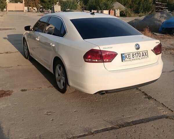 Белый Фольксваген Пассат, объемом двигателя 1.8 л и пробегом 212 тыс. км за 11000 $, фото 1 на Automoto.ua