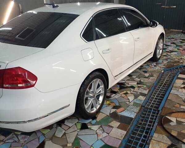 Белый Фольксваген Пассат, объемом двигателя 1.8 л и пробегом 198 тыс. км за 12500 $, фото 6 на Automoto.ua