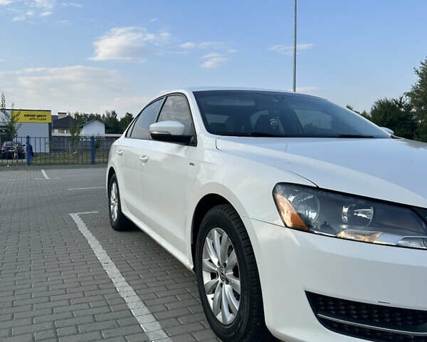 Білий Фольксваген Пассат, об'ємом двигуна 1.8 л та пробігом 146 тис. км за 9000 $, фото 7 на Automoto.ua