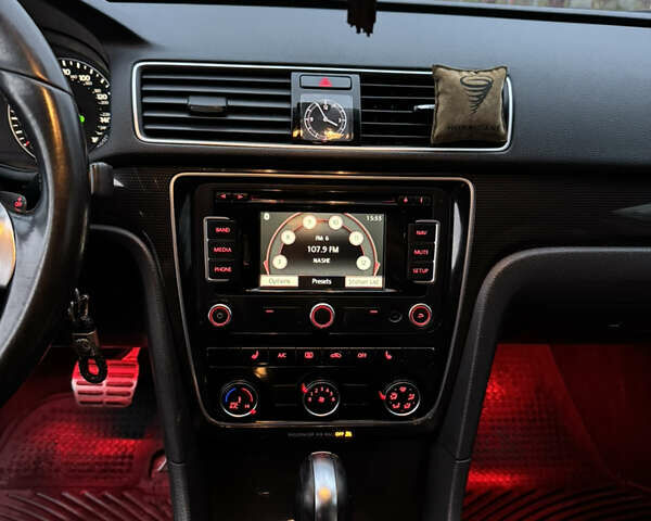 Білий Фольксваген Пассат, об'ємом двигуна 1.8 л та пробігом 221 тис. км за 11000 $, фото 25 на Automoto.ua