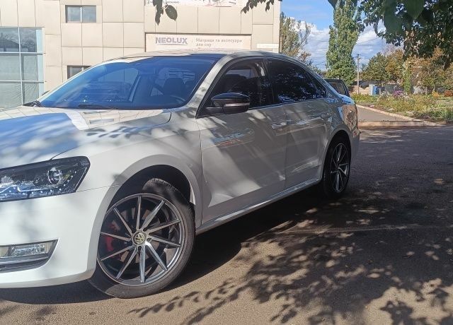 Білий Фольксваген Пассат, об'ємом двигуна 1.8 л та пробігом 158 тис. км за 11000 $, фото 2 на Automoto.ua