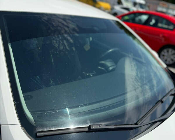 Білий Фольксваген Пассат, об'ємом двигуна 1.8 л та пробігом 189 тис. км за 11500 $, фото 9 на Automoto.ua