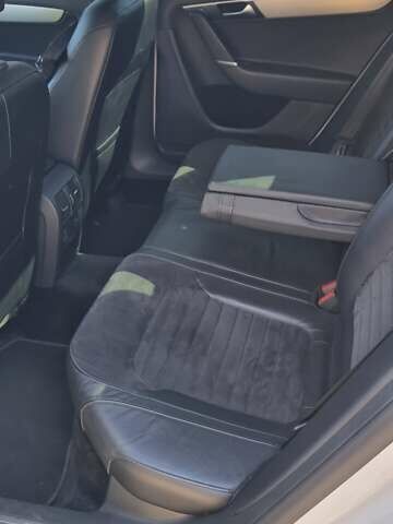 Белый Фольксваген Пассат, объемом двигателя 1.8 л и пробегом 153 тыс. км за 12100 $, фото 13 на Automoto.ua