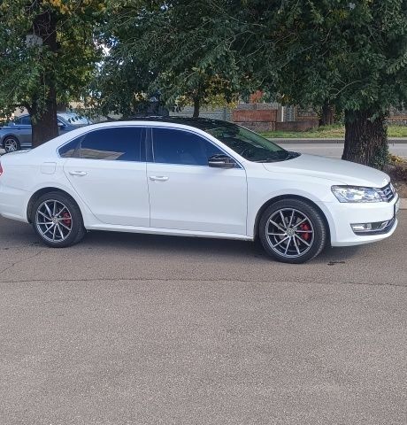Білий Фольксваген Пассат, об'ємом двигуна 1.8 л та пробігом 158 тис. км за 11000 $, фото 1 на Automoto.ua