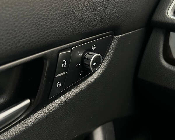 Білий Фольксваген Пассат, об'ємом двигуна 2 л та пробігом 234 тис. км за 13499 $, фото 16 на Automoto.ua