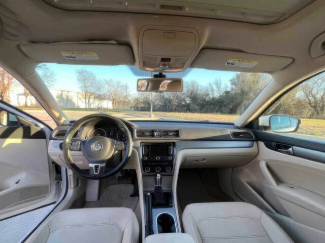 Белый Фольксваген Пассат, объемом двигателя 2 л и пробегом 80 тыс. км за 10300 $, фото 6 на Automoto.ua