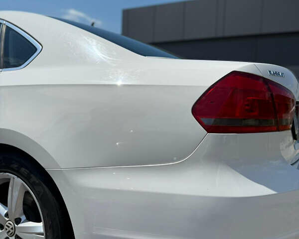 Білий Фольксваген Пассат, об'ємом двигуна 1.8 л та пробігом 189 тис. км за 11500 $, фото 3 на Automoto.ua