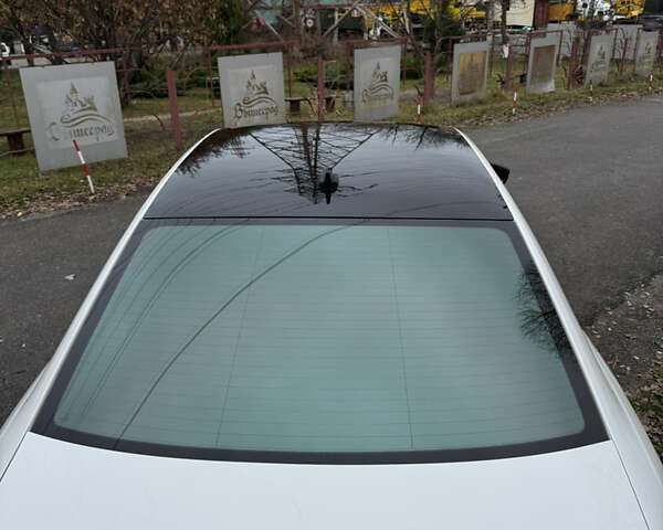 Білий Фольксваген Пассат, об'ємом двигуна 1.8 л та пробігом 221 тис. км за 11000 $, фото 12 на Automoto.ua