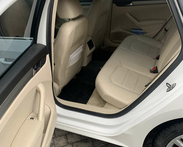 Белый Фольксваген Пассат, объемом двигателя 2 л и пробегом 235 тыс. км за 11500 $, фото 5 на Automoto.ua