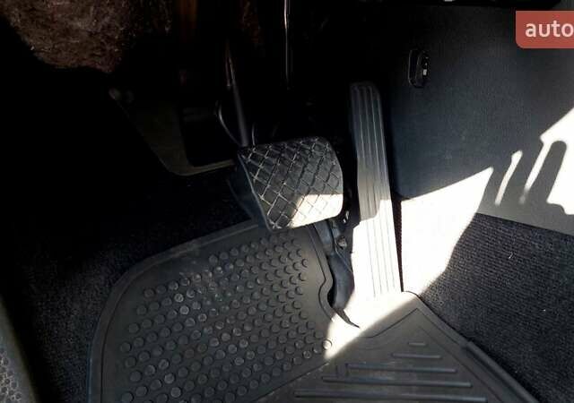 Белый Фольксваген Пассат, объемом двигателя 1.8 л и пробегом 136 тыс. км за 9999 $, фото 19 на Automoto.ua