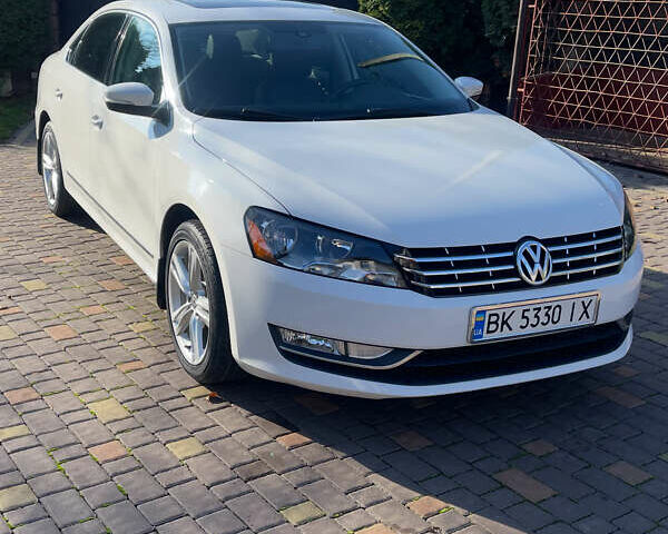 Белый Фольксваген Пассат, объемом двигателя 1.97 л и пробегом 176 тыс. км за 12850 $, фото 5 на Automoto.ua