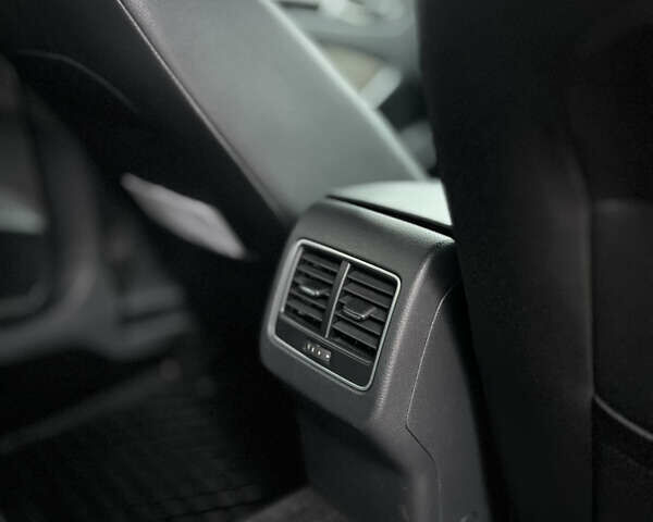 Белый Фольксваген Пассат, объемом двигателя 1.8 л и пробегом 169 тыс. км за 11900 $, фото 15 на Automoto.ua