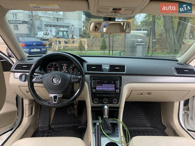 Белый Фольксваген Пассат, объемом двигателя 2 л и пробегом 235 тыс. км за 11500 $, фото 1 на Automoto.ua