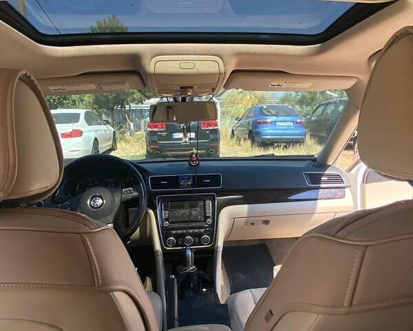 Белый Фольксваген Пассат, объемом двигателя 2 л и пробегом 225 тыс. км за 12100 $, фото 7 на Automoto.ua